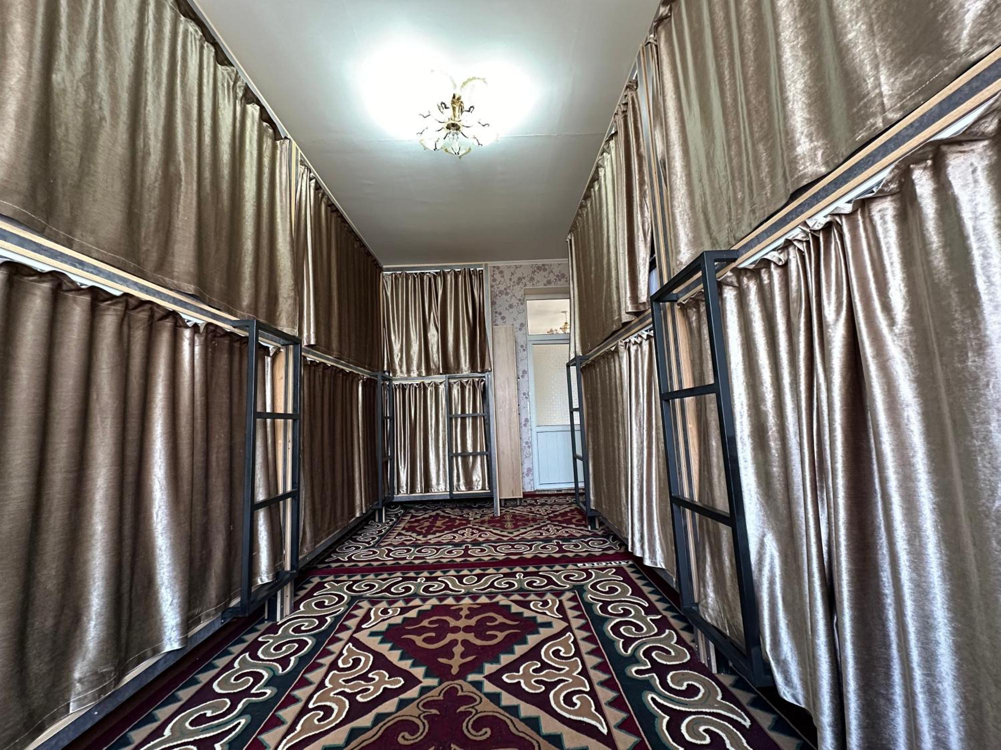 Sunny Hostel Osh Luaran gambar